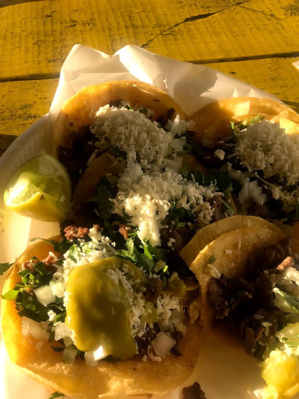 Taquerias Patos | restaurant | 7107, Yellow Jacket Ln, Austin, TX 78741, USA | 5128281100 OR +1 512-828-1100