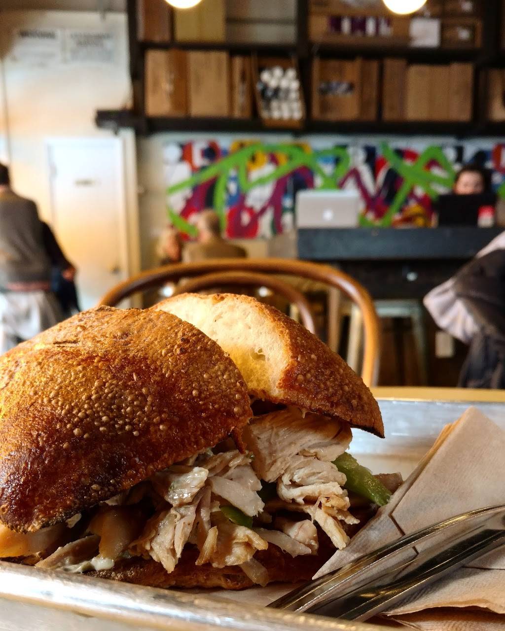 Lincoln Station | cafe | 409 Lincoln Pl, Brooklyn, NY 11238, USA | 7183992211 OR +1 718-399-2211