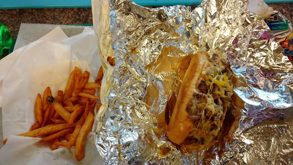 Super Shark | restaurant | 2133 Shelby St, Indianapolis, IN 46203, USA | 3172952556 OR +1 317-295-2556