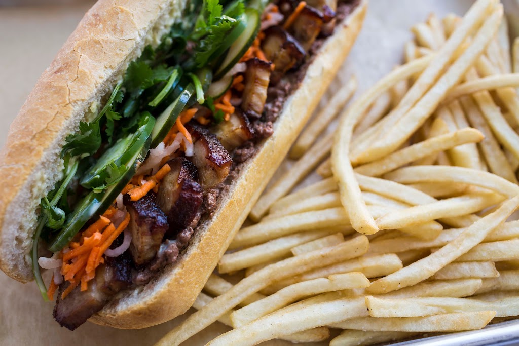 The Cove | restaurant | 1320 5th St SE, Minneapolis, MN 55414, USA | 6122364628 OR +1 612-236-4628