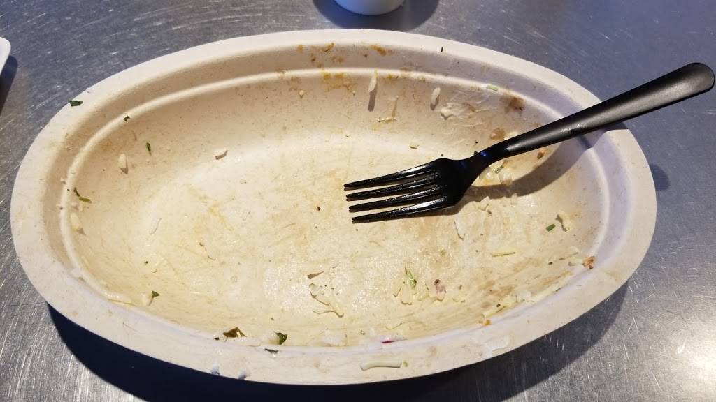 Chipotle Mexican Grill | restaurant | 13 Tommy Henrich Dr NW #13, Massillon, OH 44647, USA | 3308337191 OR +1 330-833-7191