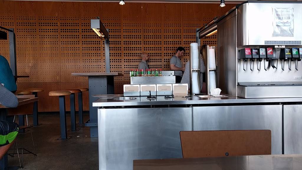 Chipotle Mexican Grill | restaurant | 2011 Colonial Ave SW, Roanoke, VA 24015, USA | 5403423102 OR +1 540-342-3102