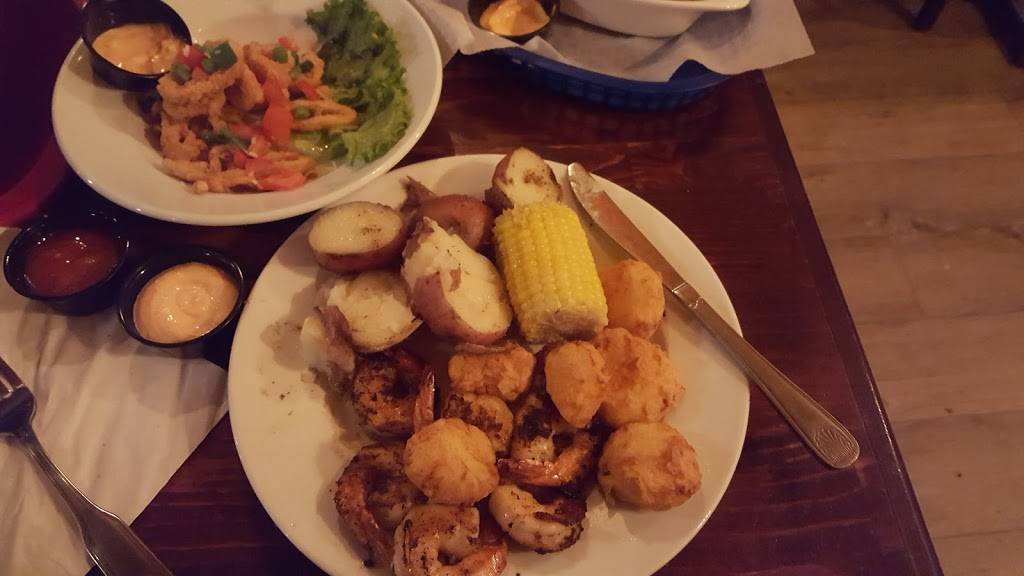 Charleston Crab Shacks | restaurant | 26 Center St, Folly Beach, SC 29439, USA | 8435883080 OR +1 843-588-3080