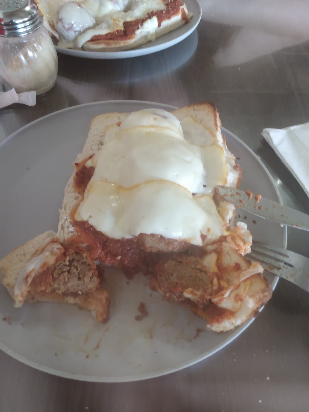 LaGondola Spaghetti House | restaurant | 500 S 8th St, Quincy, IL 62301, USA | 2172230303 OR +1 217-223-0303