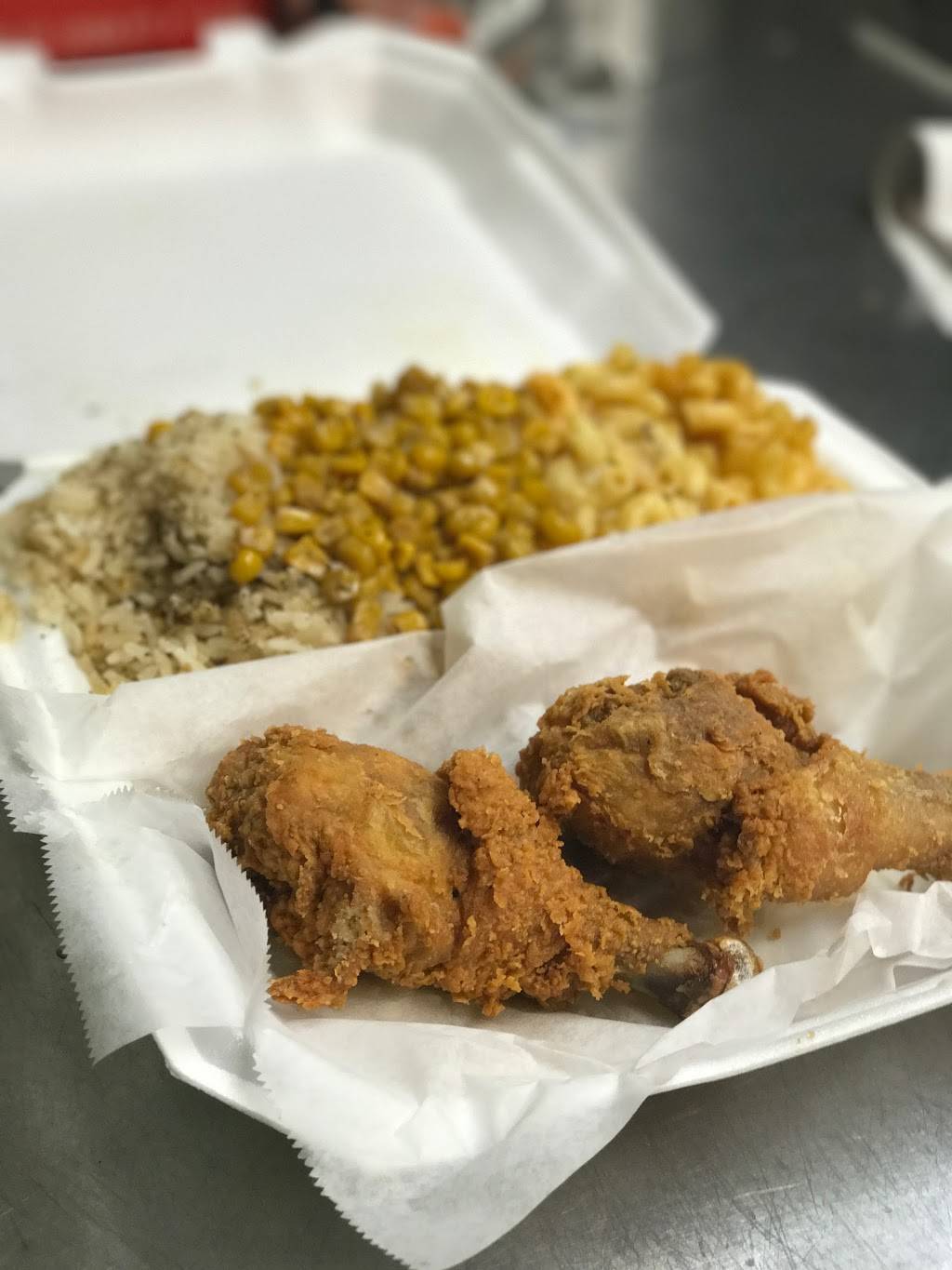 Mama Sues Kitchen | restaurant | 23 E Farm St, Waterbury, CT 06708, USA | 2036956771 OR +1 203-695-6771