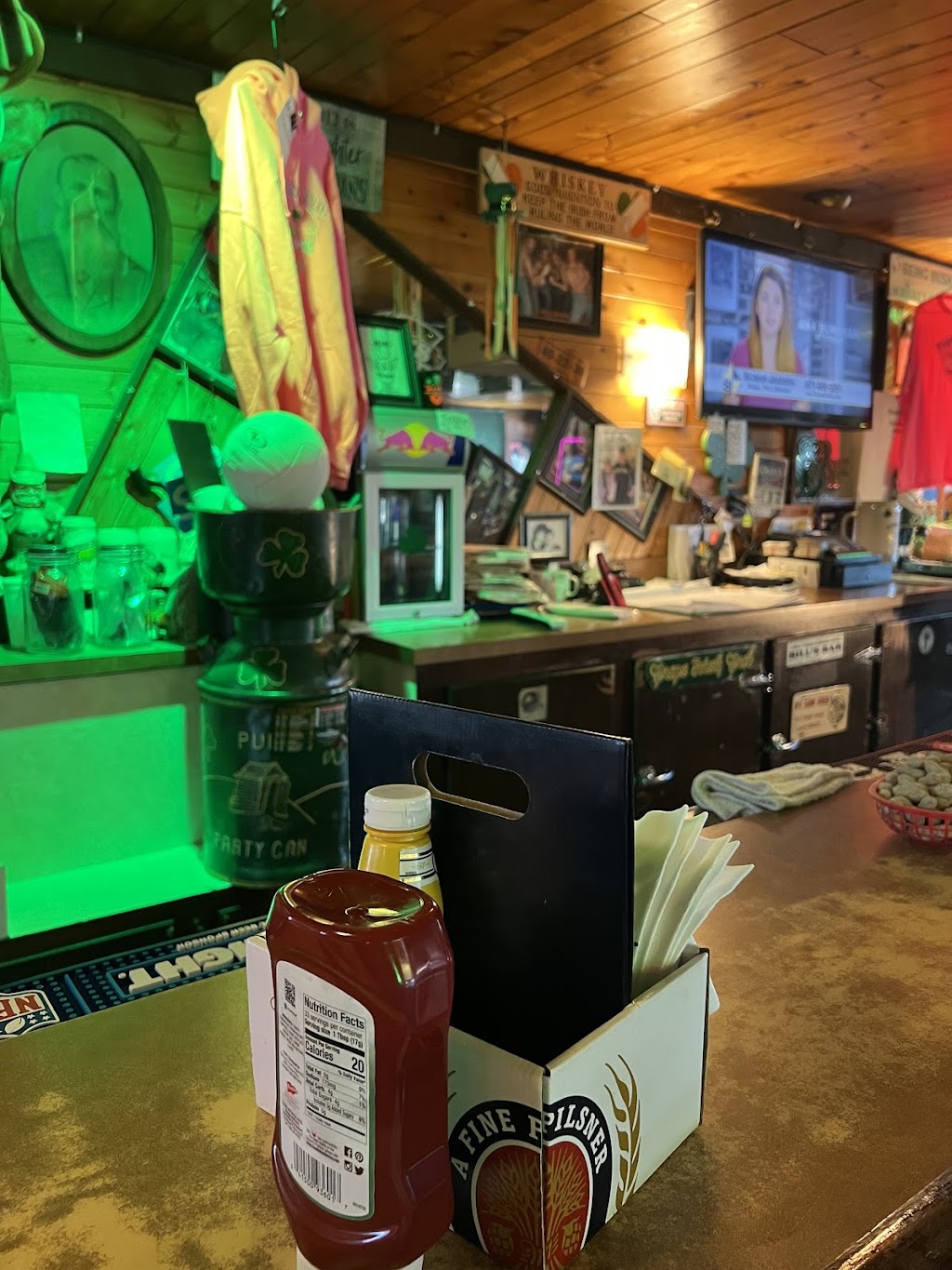 Pups Irish Pub | restaurant | E8558 WI-54, New London, WI 54961, USA | 9209823891 OR +1 920-982-3891