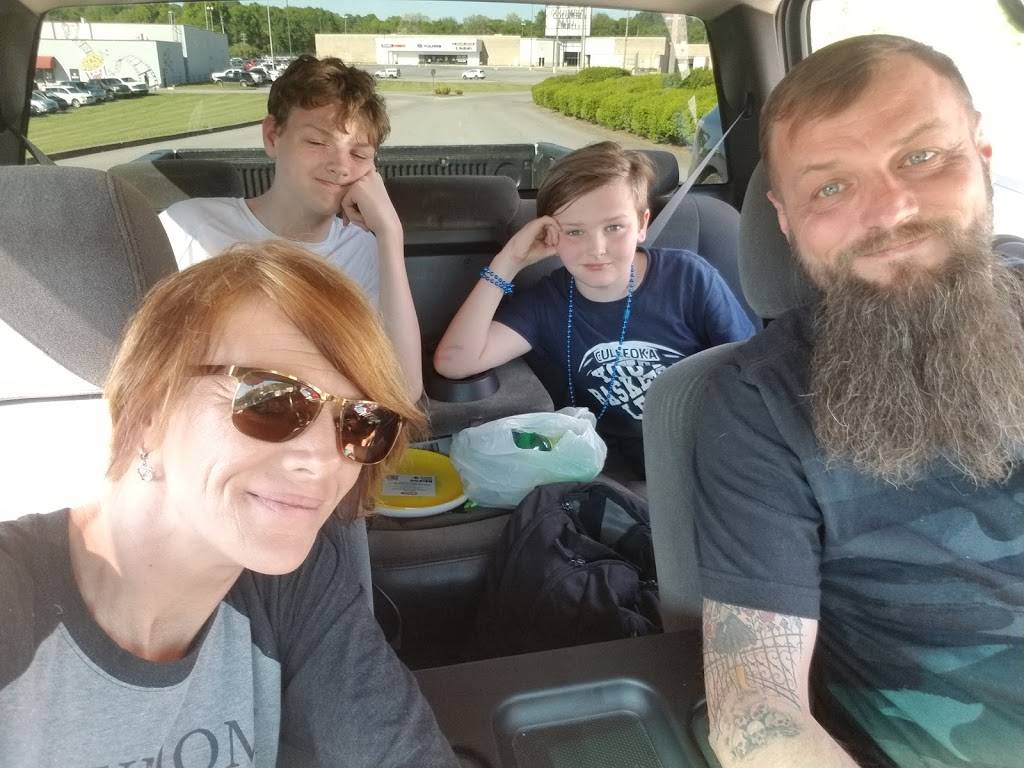 Fat Mos | restaurant | 815 S James Campbell Blvd, Columbia, TN 38401, USA | 9313805558 OR +1 931-380-5558