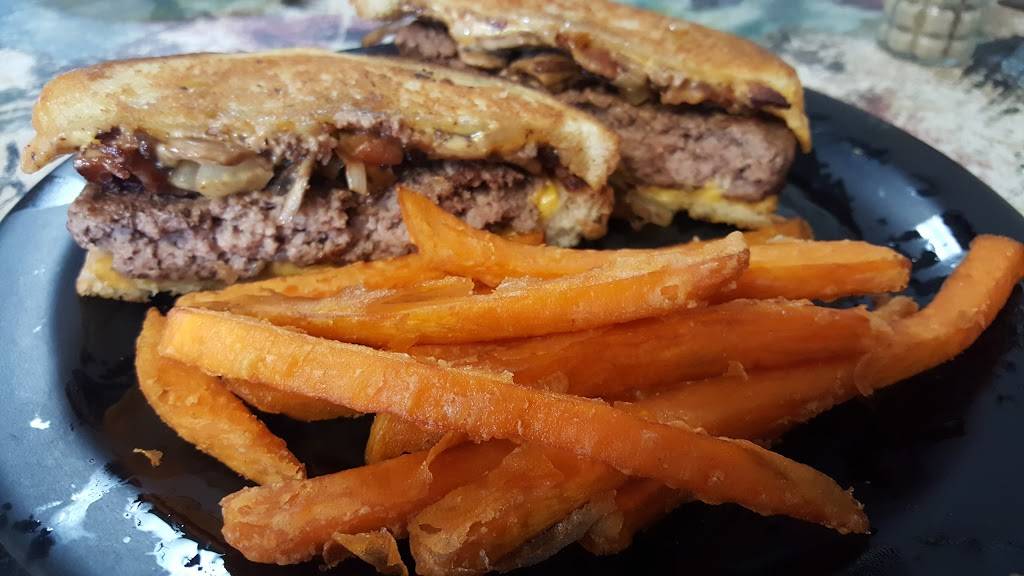 Backwater Cafe & Catering | restaurant | 109 Riverside, Lowell, MI 49331, USA | 6168976370 OR +1 616-897-6370