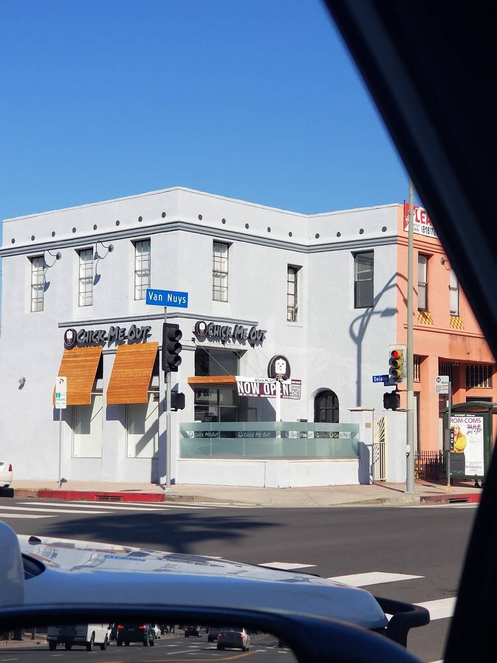 Chick Me Out | restaurant | 6201 Van Nuys Blvd, Van Nuys, CA 91401, USA | 8183876155 OR +1 818-387-6155