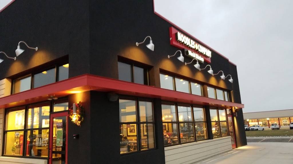 Noodles and Company | restaurant | 15575 Hall Rd, Macomb, MI 48044, USA | 5864883628 OR +1 586-488-3628