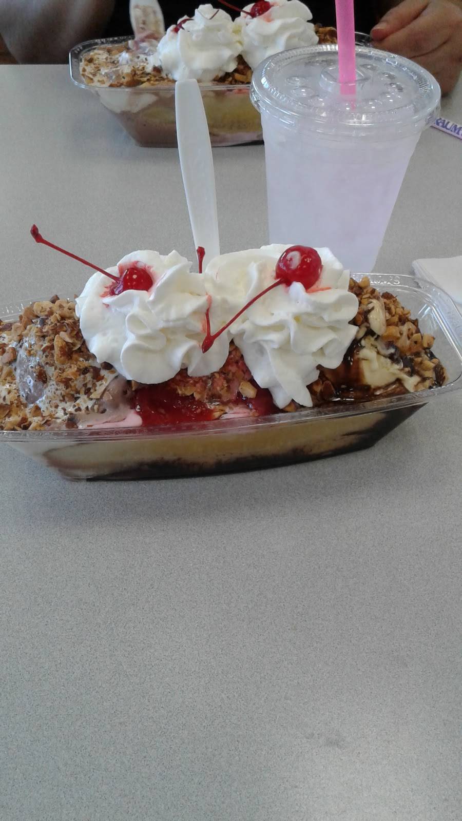 Braums Ice Cream & Burger Restaurant | restaurant | 1820 S Goliad St, Rockwall, TX 75087, USA | 9727723133 OR +1 972-772-3133