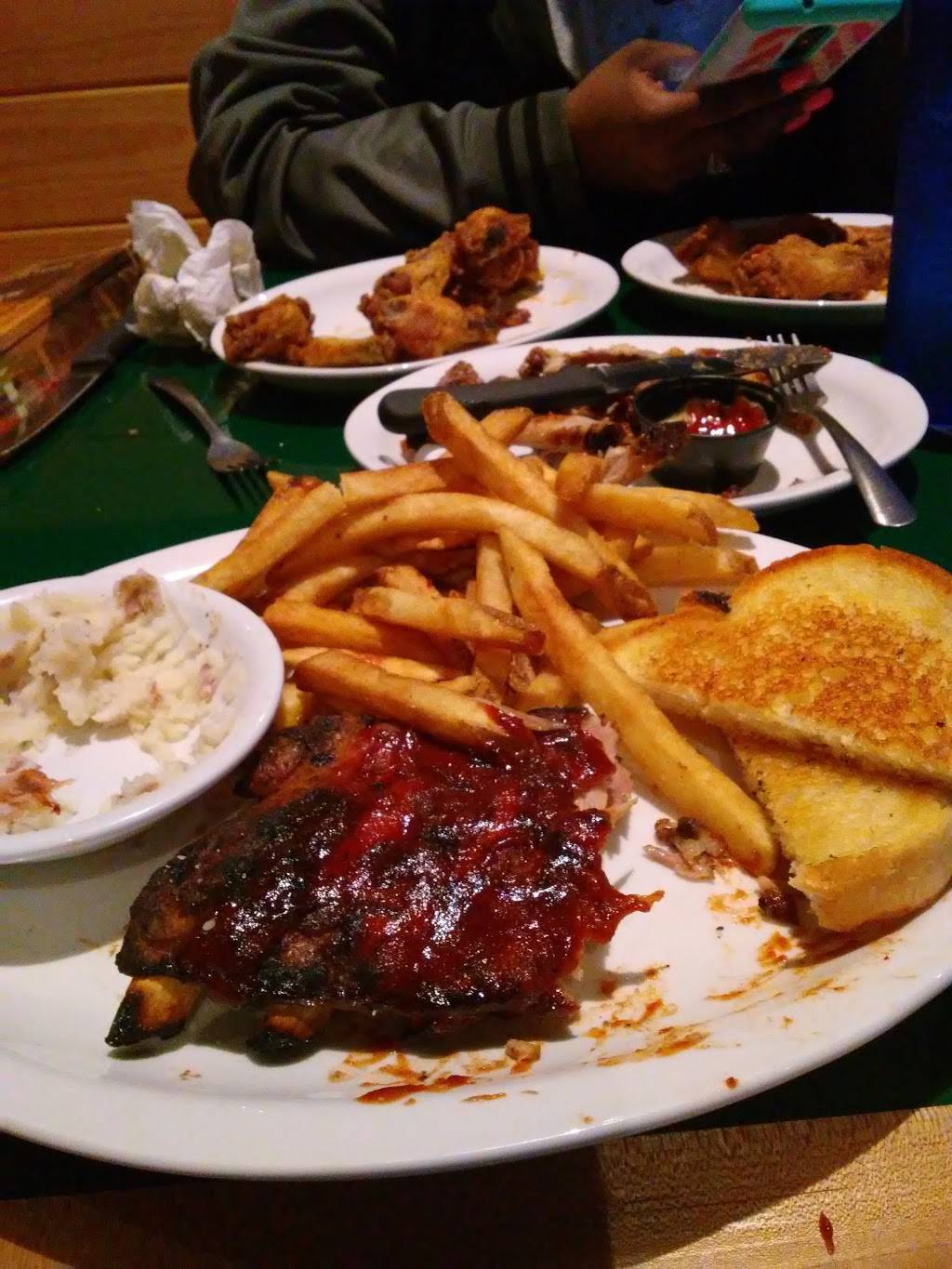 Gators Dockside | restaurant | 45 W Crystal Lake St, Orlando, FL 32806, USA | 4077570711 OR +1 407-757-0711