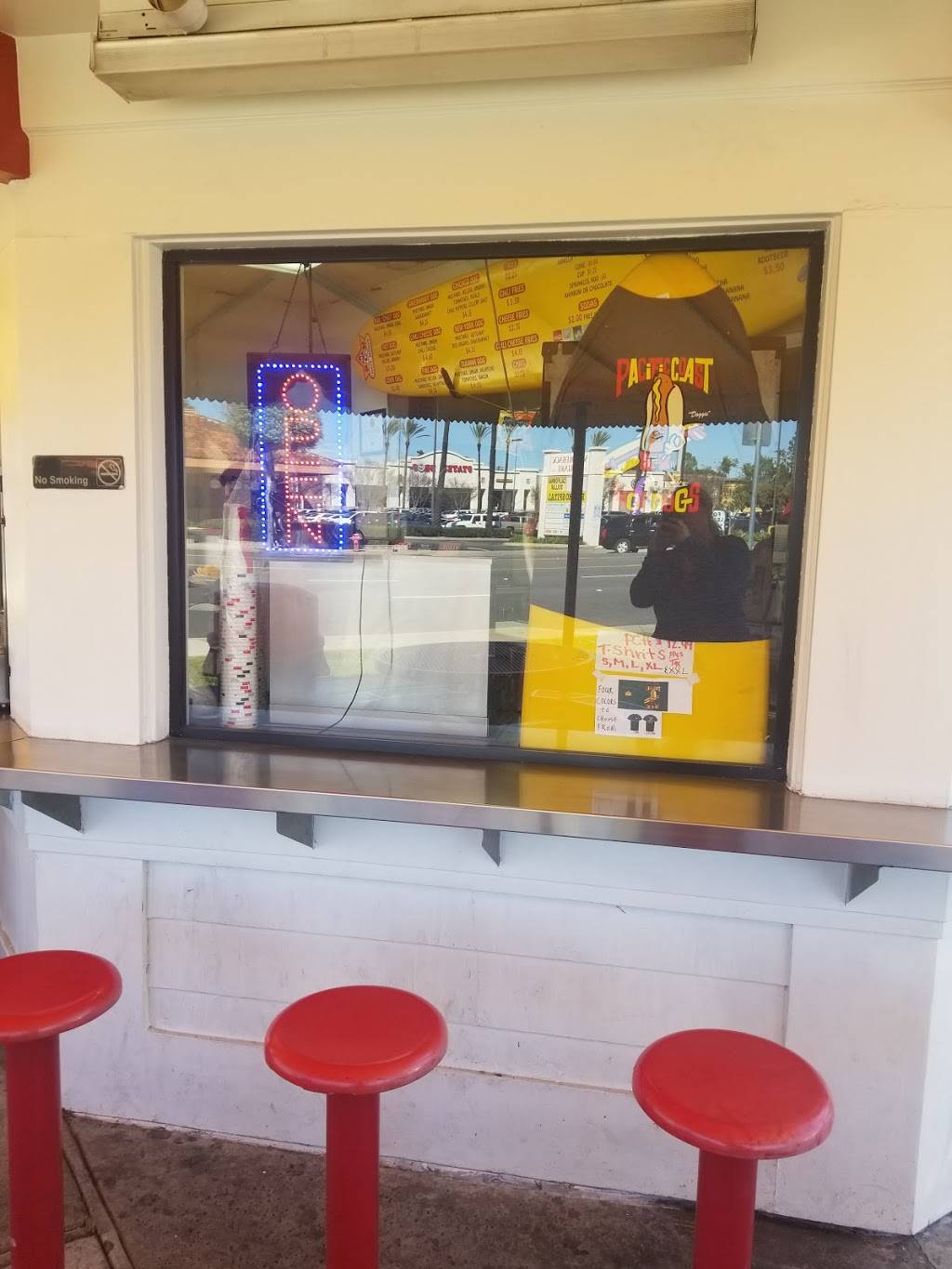 Pacific Coast Hot Dogs | restaurant | 3438 E Chapman Ave, Orange, CA 92869, USA | 7147441415 OR +1 714-744-1415