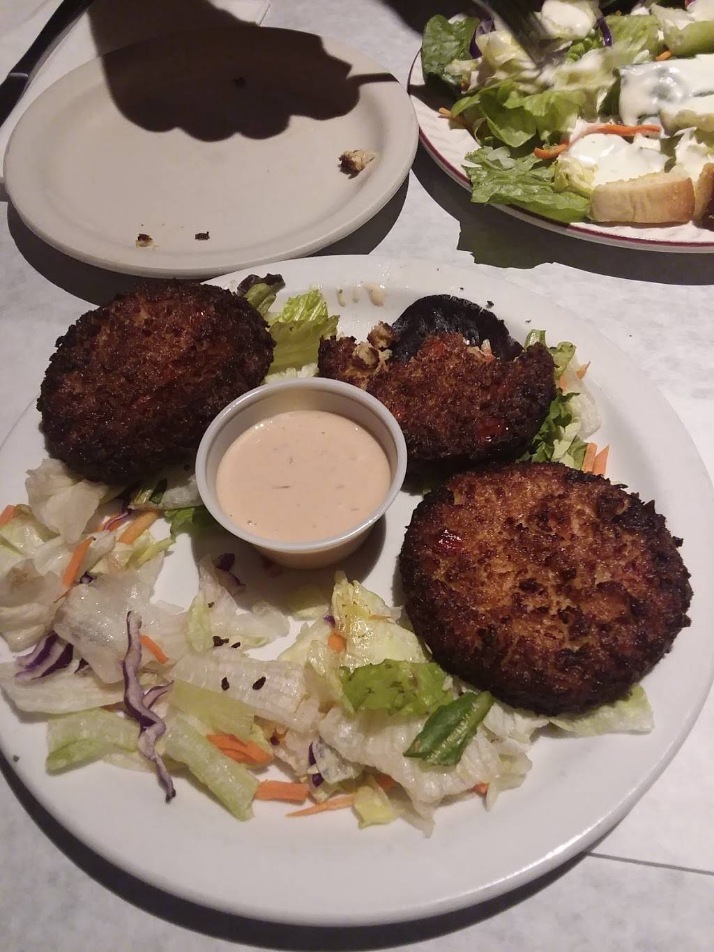 Cannovas | restaurant | 1101 W Empire St, Freeport, IL 61032, USA | 8152330032 OR +1 815-233-0032