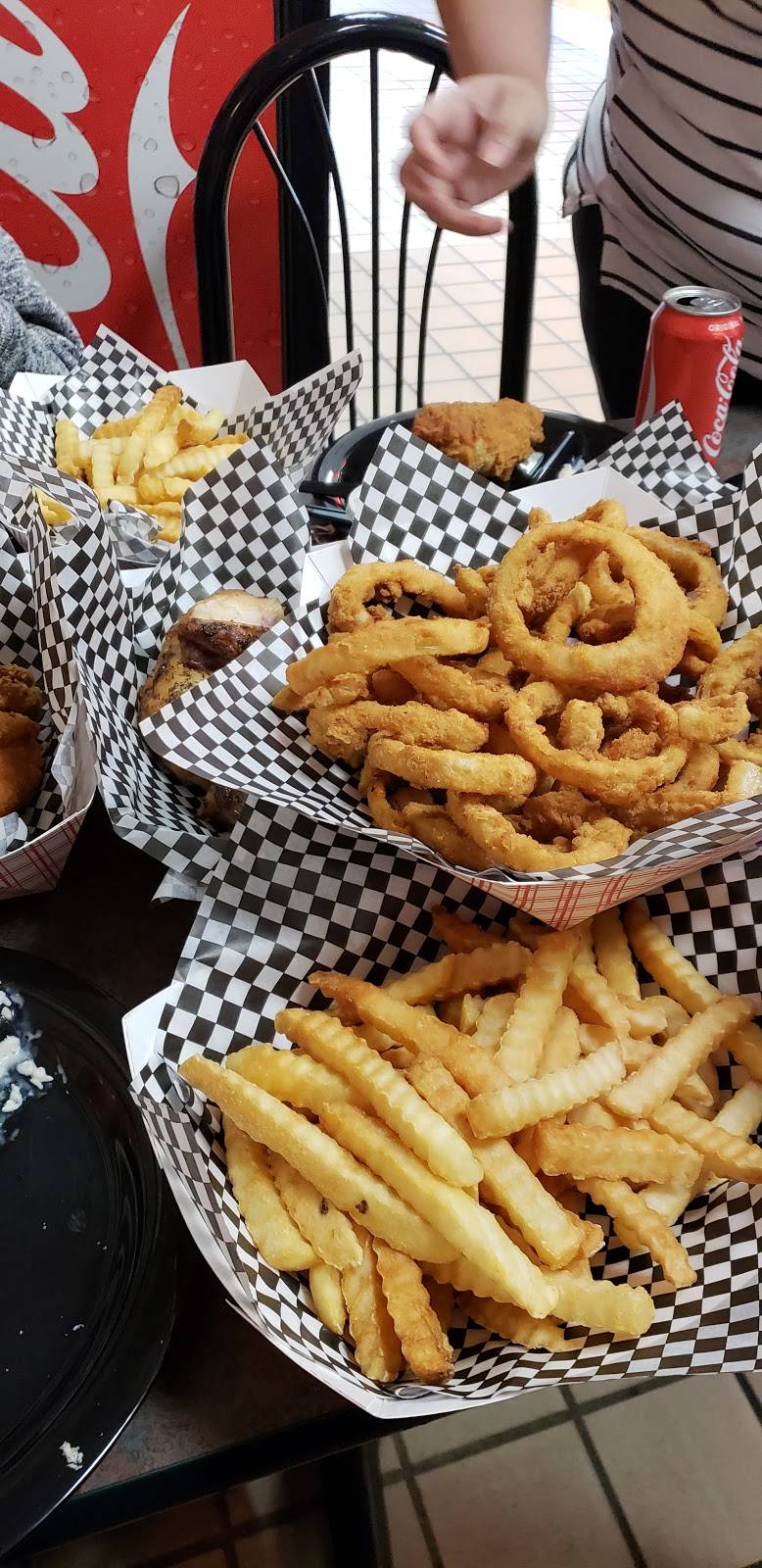 Tinuccis | restaurant | 396 21st St, Newport, MN 55055, USA | 6514593211 OR +1 651-459-3211