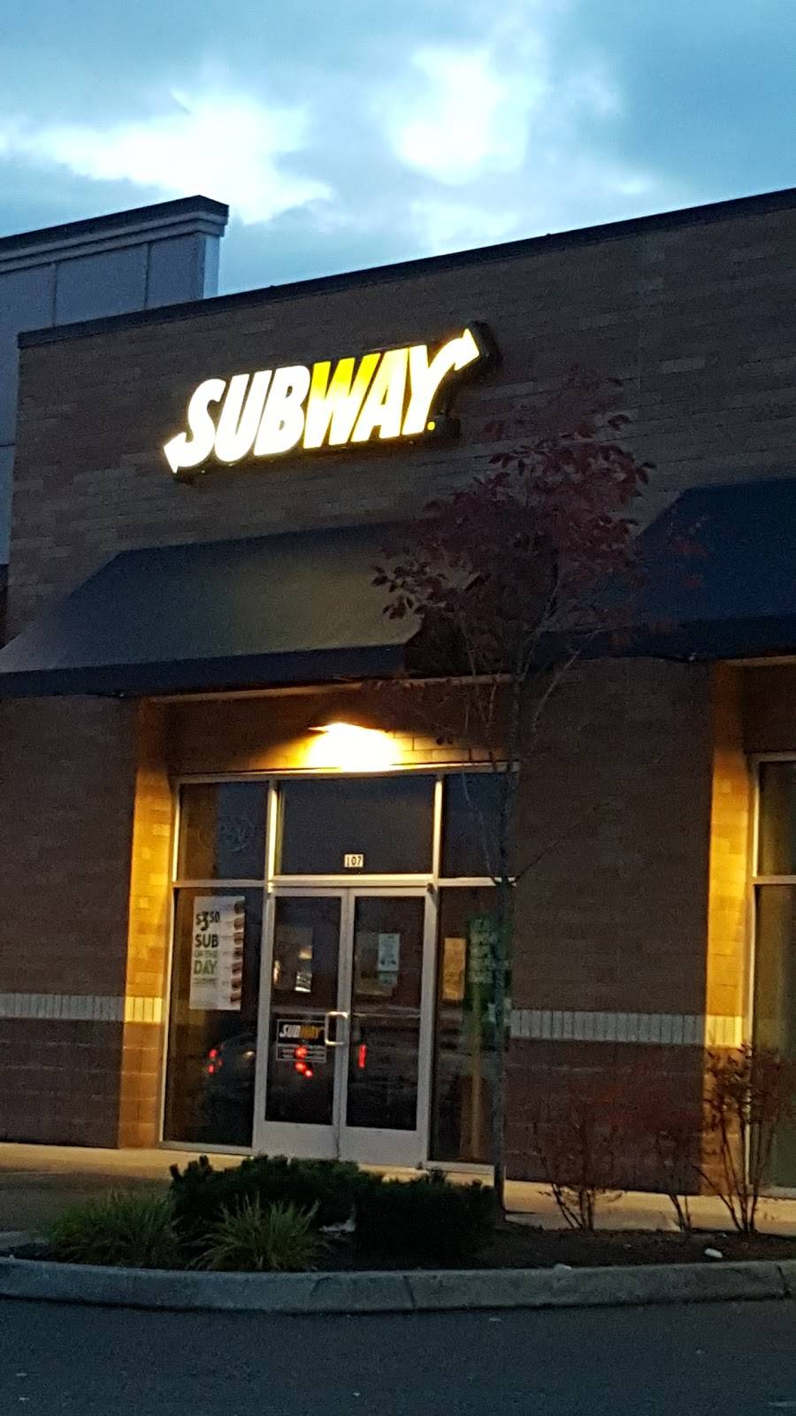 Subway | meal takeaway | 22205 Meridian E, Graham, WA 98338, USA | 2538752077 OR +1 253-875-2077