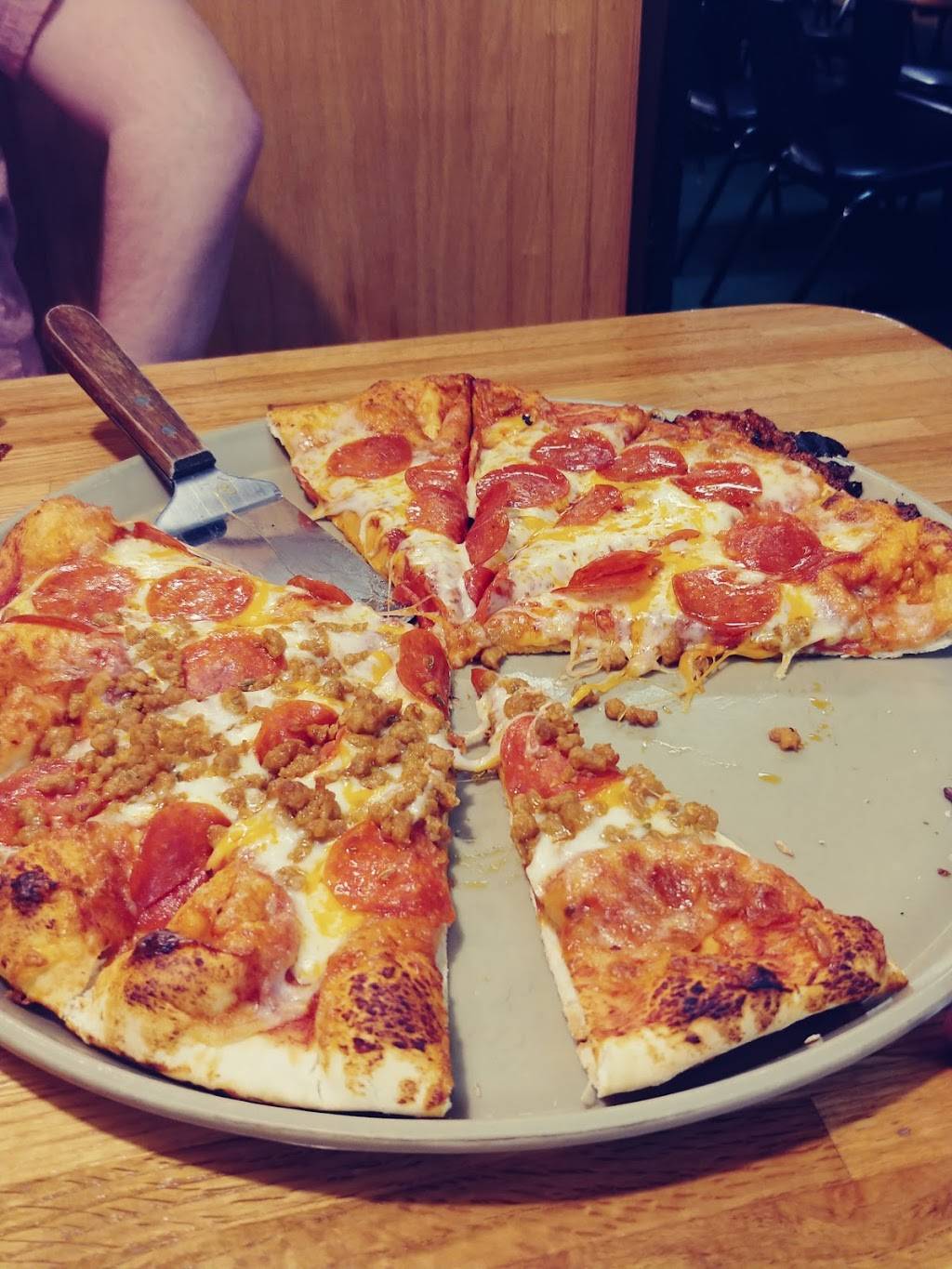 Happy Joes Pizza & Ice Cream - Geneseo | restaurant | 925 S Oakwood Ave, Geneseo, IL 61254, USA | 3099451616 OR +1 309-945-1616