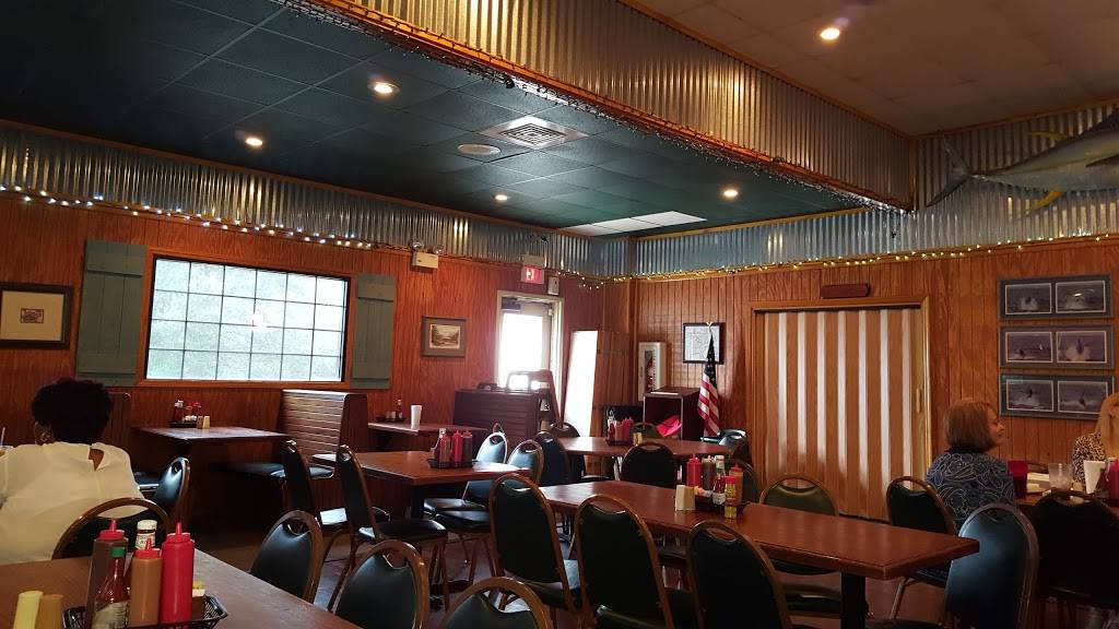 Blackbeards B & B Bar-B-Que | restaurant | 2209 N Slappey Blvd, Albany, GA 31701, USA | 2298786369 OR +1 229-878-6369