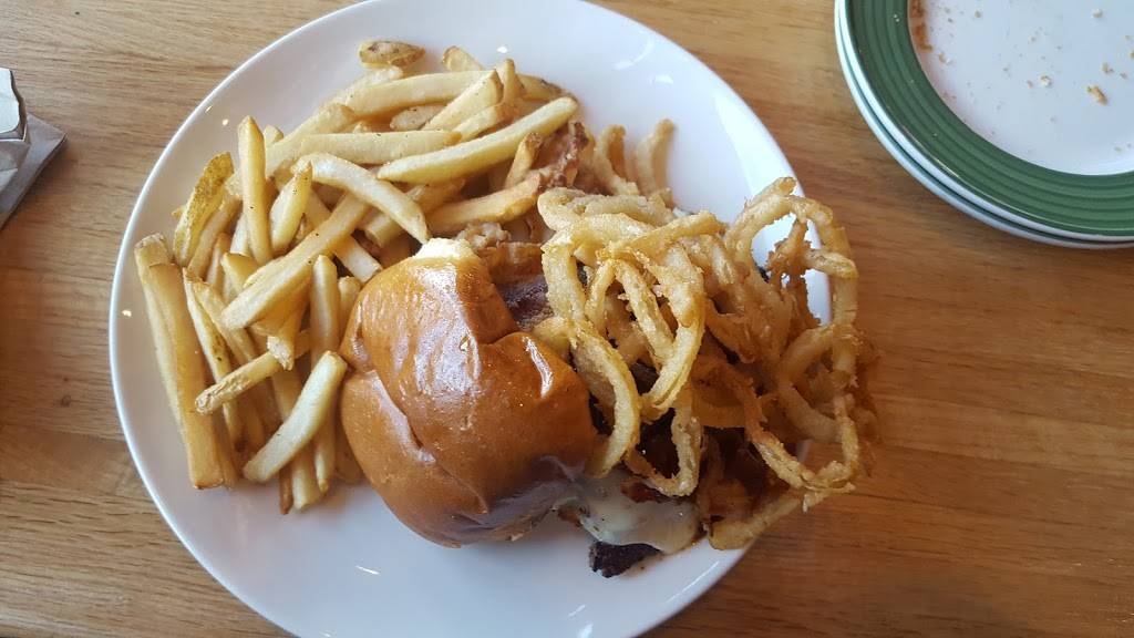 Applebees Grill + Bar | restaurant | 2201 Nostrand Ave, Brooklyn, NY 11210, USA | 3475053300 OR +1 347-505-3300