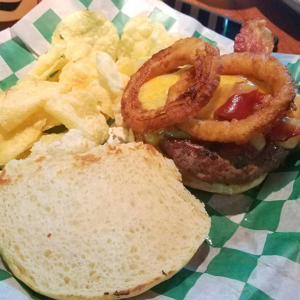 Station House Tavern & Sports Bar | restaurant | 1335 Fruitville Pike, Lancaster, PA 17601, USA | 7174906676 OR +1 717-490-6676