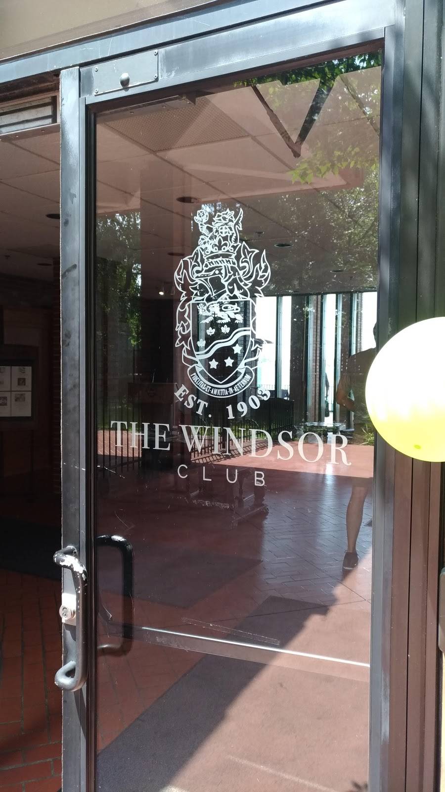 Windsor Club | restaurant | 2072 Riverside Dr E, Windsor, ON N8Y 4S5, Canada | 5192581465 OR +1 519-258-1465