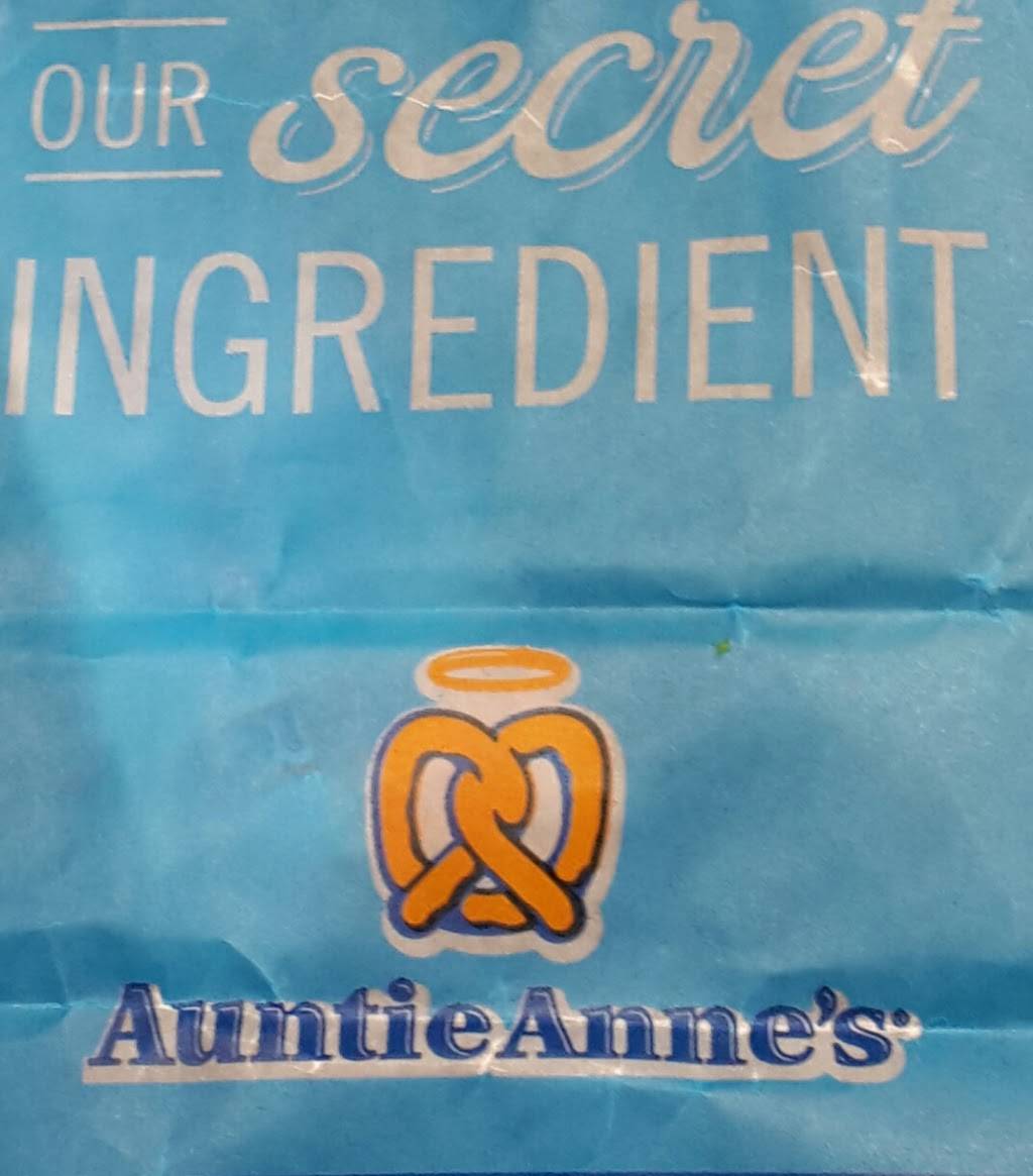 Auntie Annes | cafe | 3340 Mall Loop Dr spc 9035, Joliet, IL 60431, USA | 8152540408 OR +1 815-254-0408