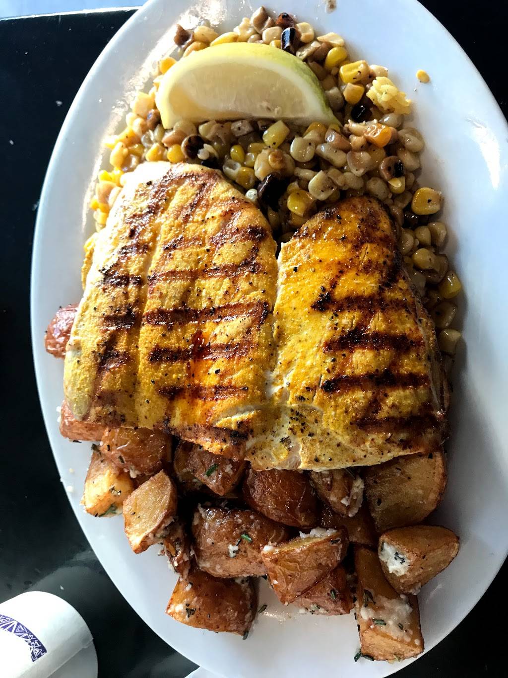 Blue Salt Fish Grill | restaurant | 2515 Artesia Blvd, Redondo Beach, CA 90278, USA | 4242477414 OR +1 424-247-7414