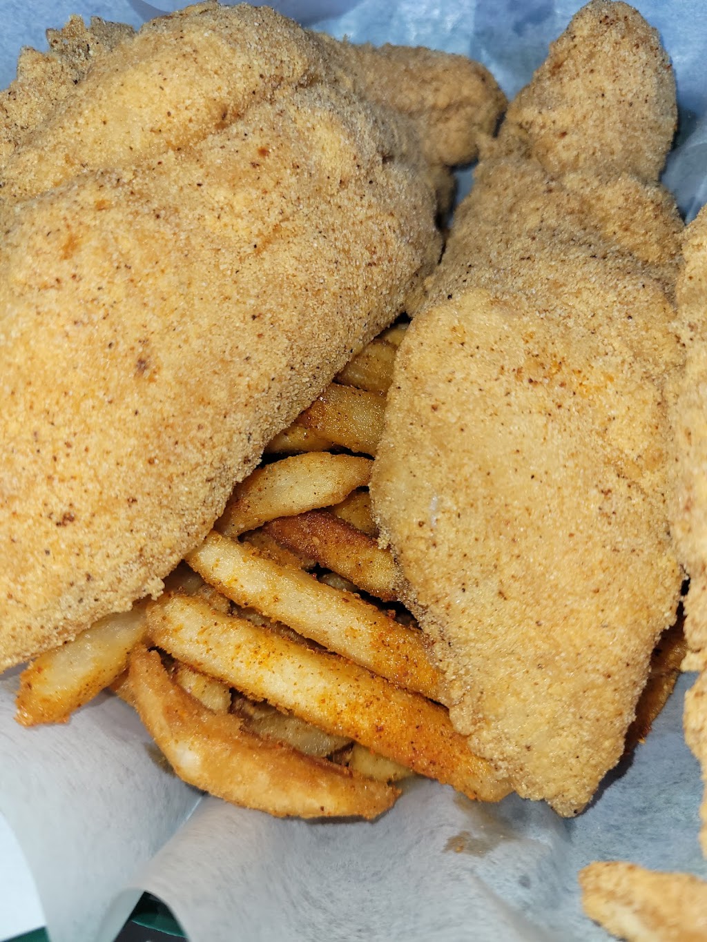 The Boiling Crab | restaurant | 2053 W Broad St, Richmond, VA 23220, USA | 8046164218 OR +1 804-616-4218