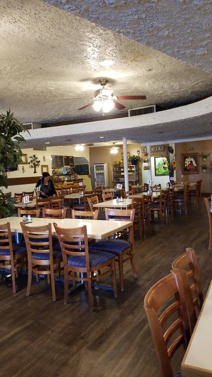 Familia Loritos | restaurant | 2525 W Bethany Home Rd, Phoenix, AZ 85017, USA | 6029731797 OR +1 602-973-1797