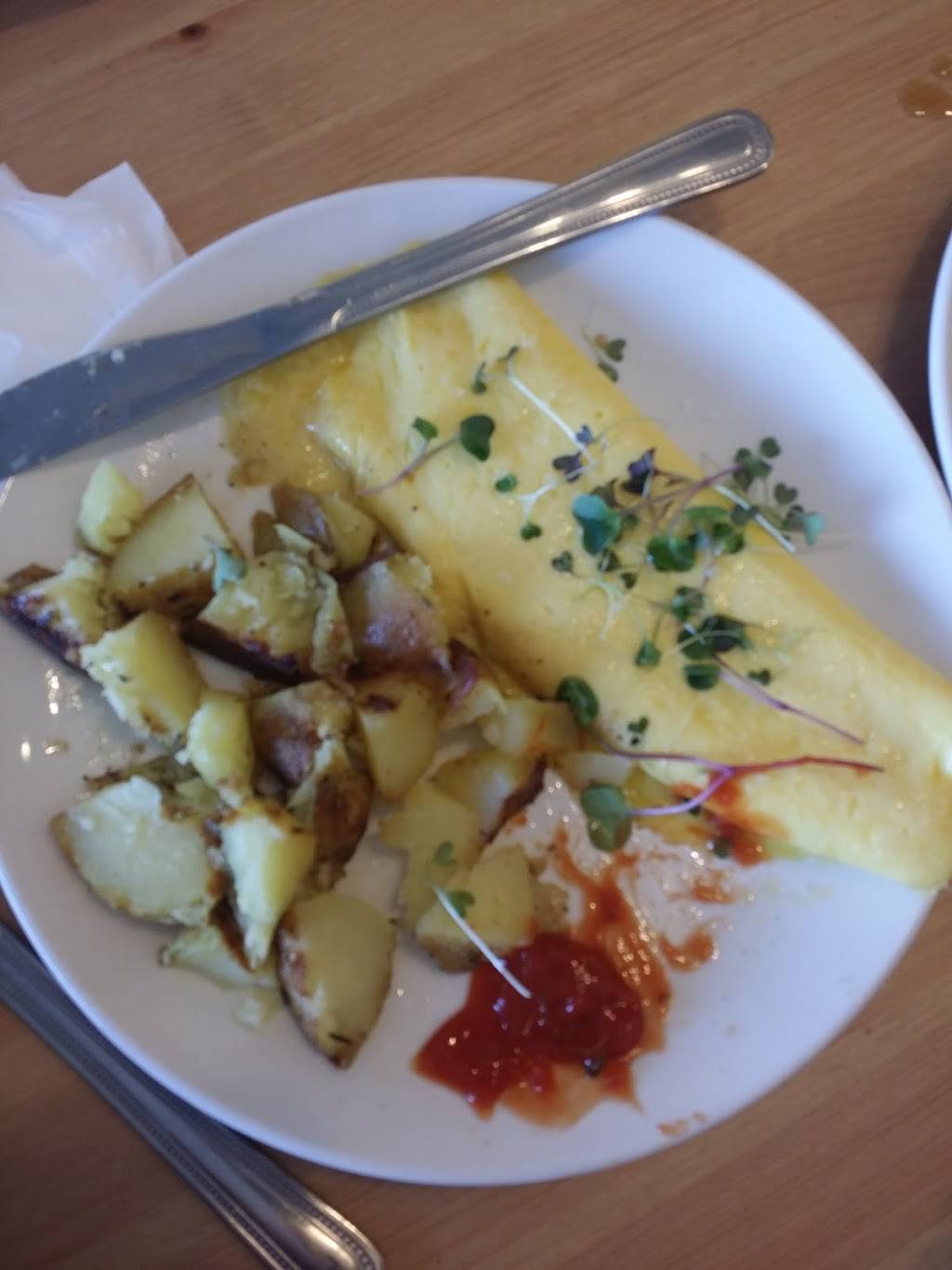 Benedict | restaurant | 405 S Union St, Traverse City, MI 49684, USA | 2314211000 OR +1 231-421-1000