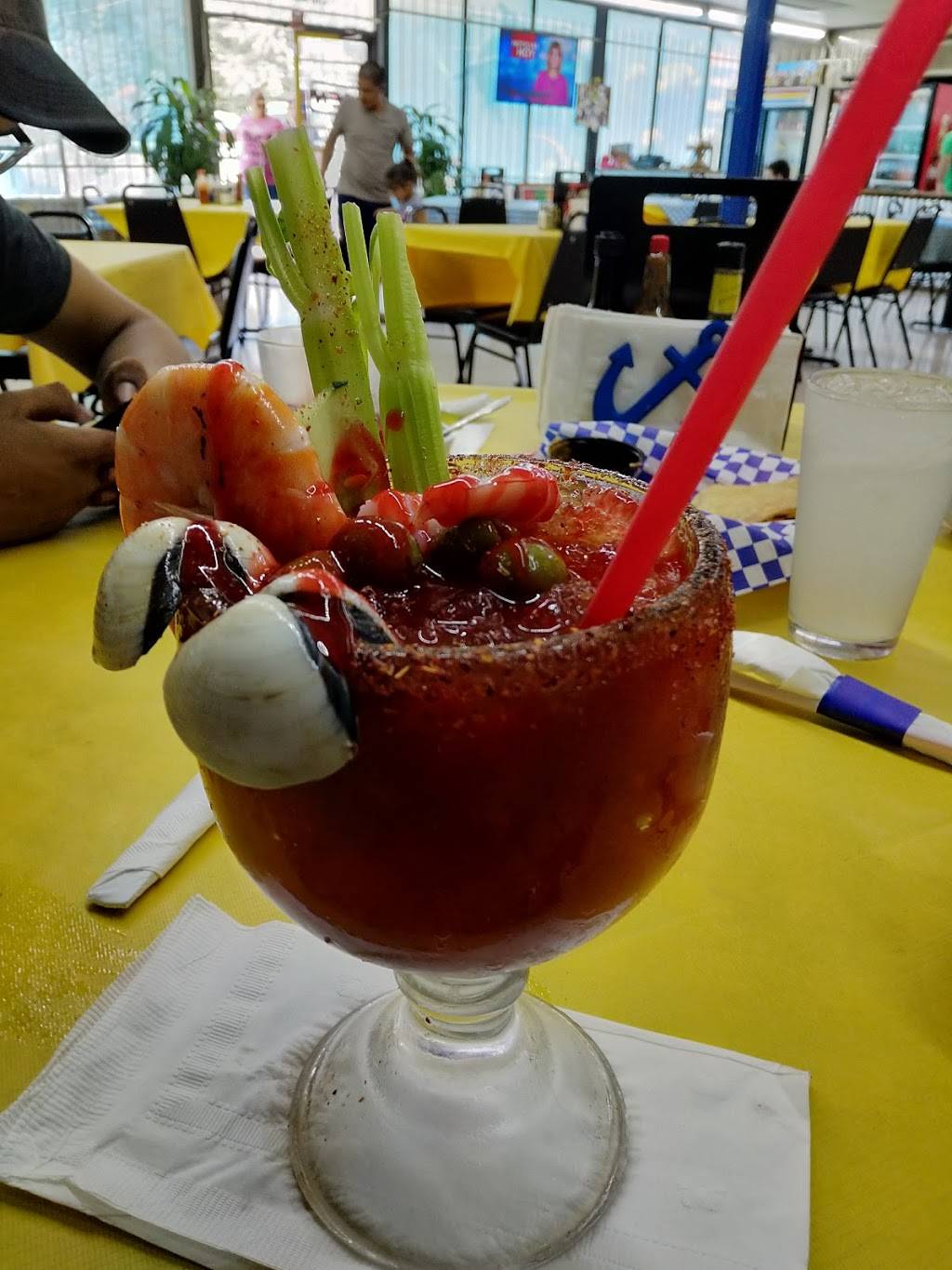 Mariscos Don Charley | restaurant | 515 S WW White Rd, San Antonio, TX 78220, USA | 2106424900 OR +1 210-642-4900