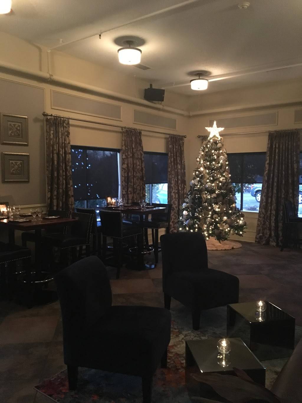 The Grille at Novellas | restaurant | 2 Terwilliger Ln, New Paltz, NY 12561, USA | 8452552122 OR +1 845-255-2122