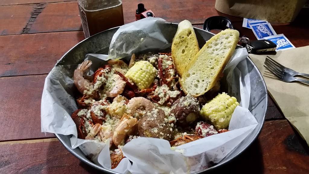 Melbourne Seafood Station | restaurant | 2001 S Harbor City Blvd, Melbourne, FL 32901, USA | 3213273393 OR +1 321-327-3393