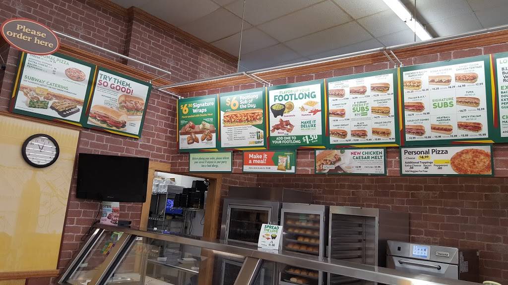Subway | restaurant | Walmart, 72 Main St, North Reading, MA 01864, USA | 9786644669 OR +1 978-664-4669
