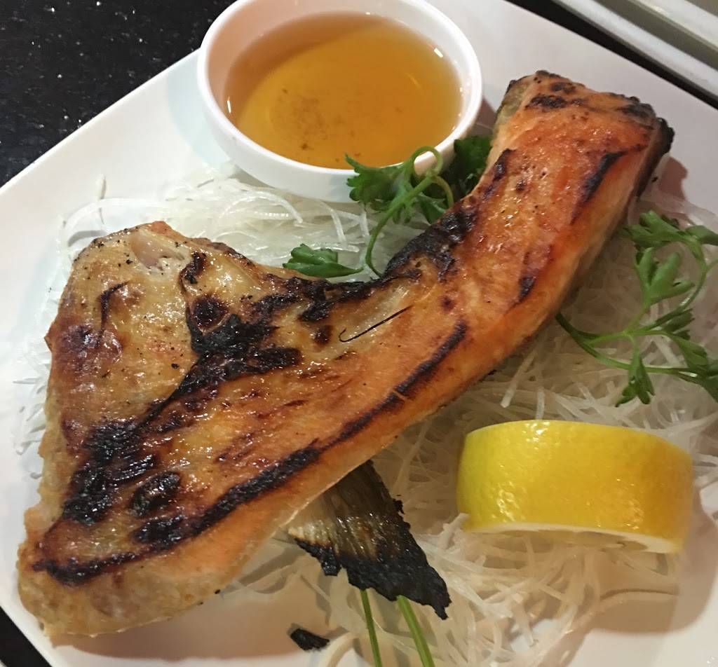 Love Sushi | restaurant | 18521 Soledad Canyon Rd, Canyon Country, CA 91351, USA | 6612996526 OR +1 661-299-6526