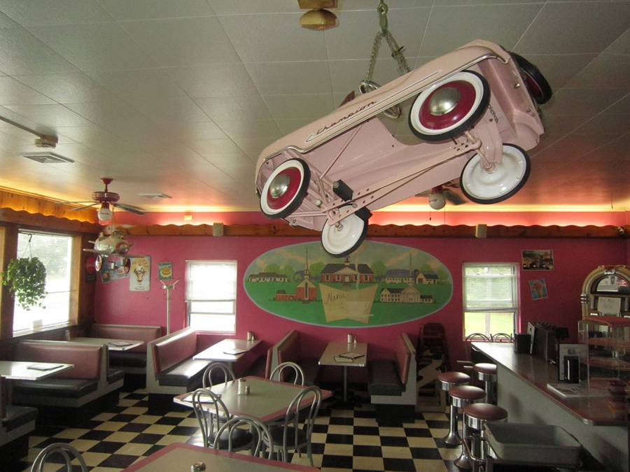 Prospect Dairy Bar & Restaurant | meal takeaway | 29 Waterbury Rd, Prospect, CT 06712, USA | 2037585651 OR +1 203-758-5651