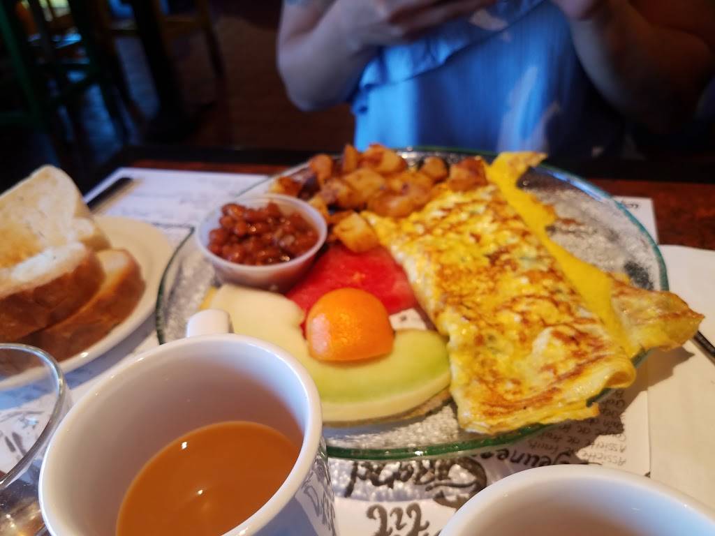 Peres Nature | restaurant | 10735 1ᴱ Avenue, Saint-Georges, QC G5Y 2B8, Canada | 4182274444 OR +1 418-227-4444