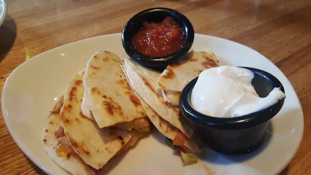 Applebees Grill + Bar | restaurant | 621 W Central Ave, Lompoc, CA 93436, USA | 8057352141 OR +1 805-735-2141