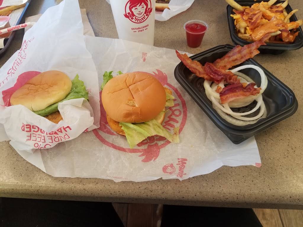 Wendys | restaurant | 1411 S Belt Hwy, St Joseph, MO 64507, USA | 8162326534 OR +1 816-232-6534