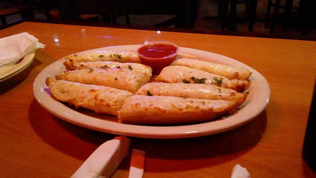 Chris Pizza and Pub | restaurant | 170 Surfrider Blvd, Longs, SC 29568, USA | 8433995665 OR +1 843-399-5665