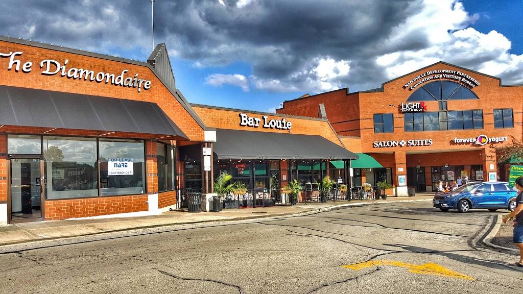 Bar Louie - Naperville | night club | 22 E Chicago Ave, Naperville, IL 60540, USA | 6309831600 OR +1 630-983-1600