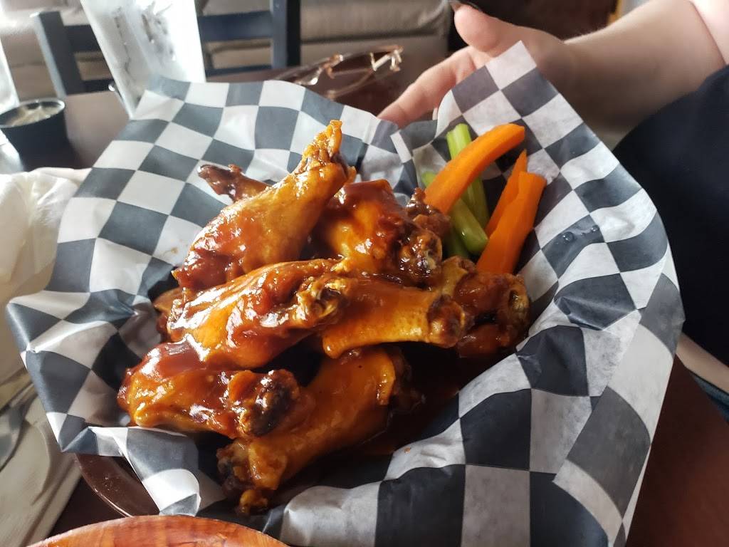 The Penalty Box | restaurant | 34 Chestnut St #6, Lockport, NY 14094, USA | 7167270993 OR +1 716-727-0993