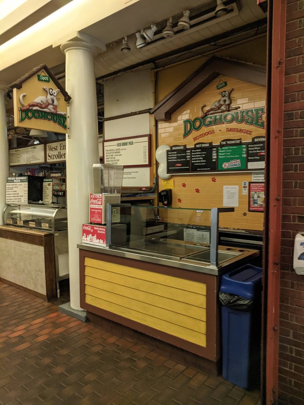 Dog House | restaurant | 1 Faneuil Hall Sq, Boston, MA 02109, USA | 6177424441 OR +1 617-742-4441