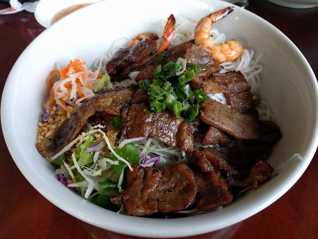 Pho Bay | restaurant | 3933 Central Expy #100, Plano, TX 75023, USA | 9724225152 OR +1 972-422-5152