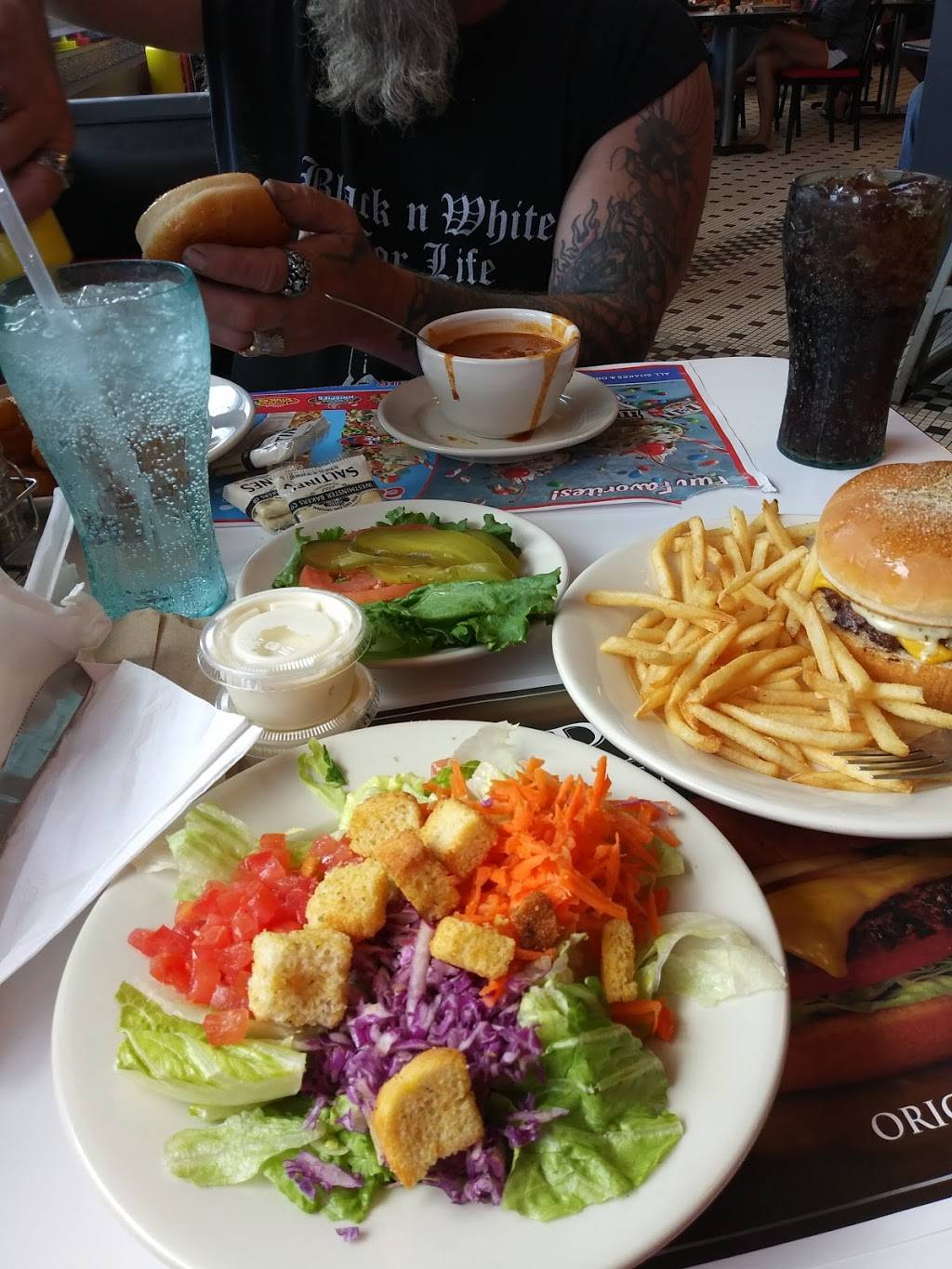 Steak n Shake | restaurant | 2017 Highway 192 W, London, KY 40741, USA | 6068772712 OR +1 606-877-2712