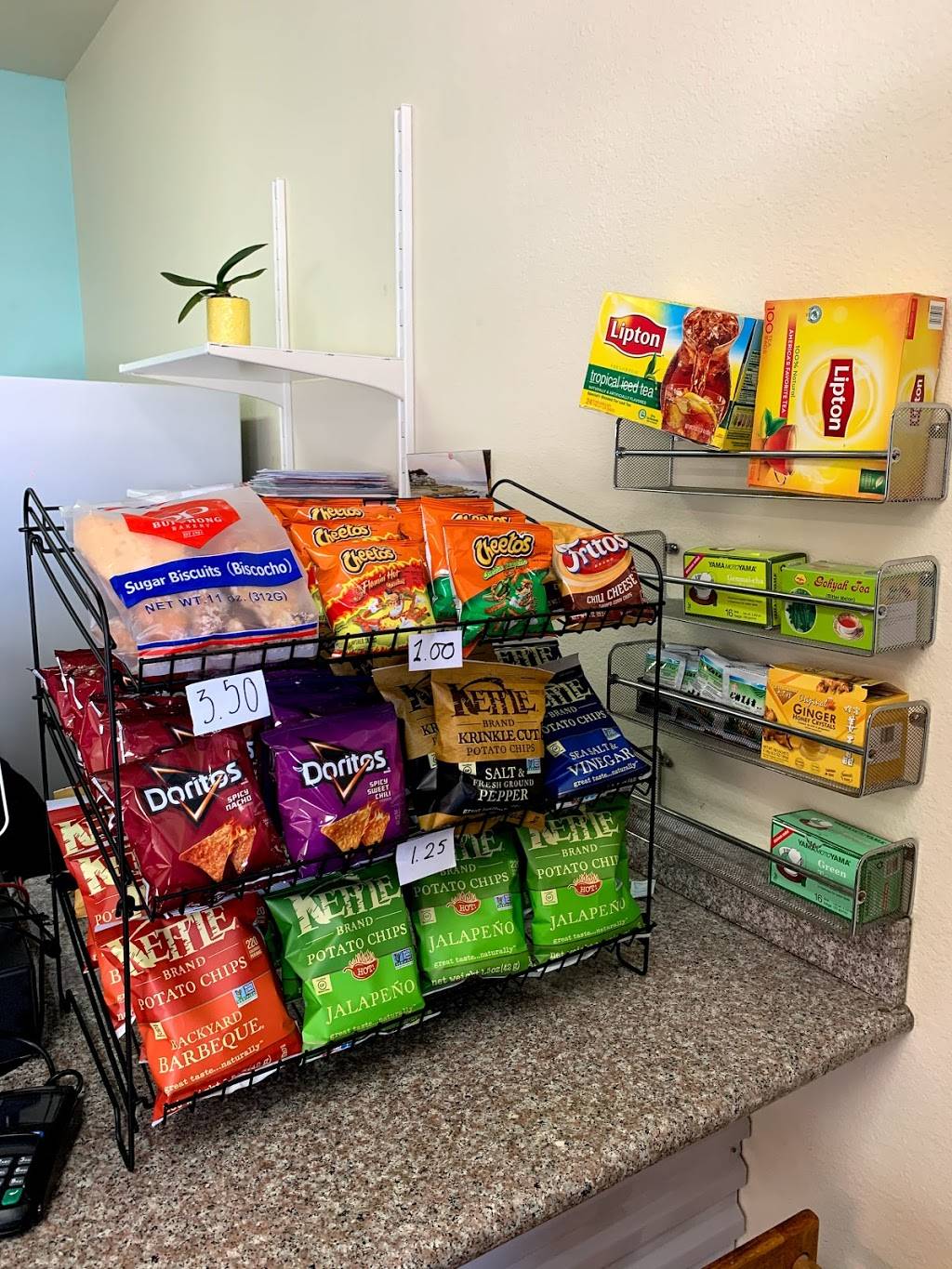 Kitten & Pinky | restaurant | 1715 Palmetto Ave, Pacifica, CA 94044, USA | 6502908153 OR +1 650-290-8153