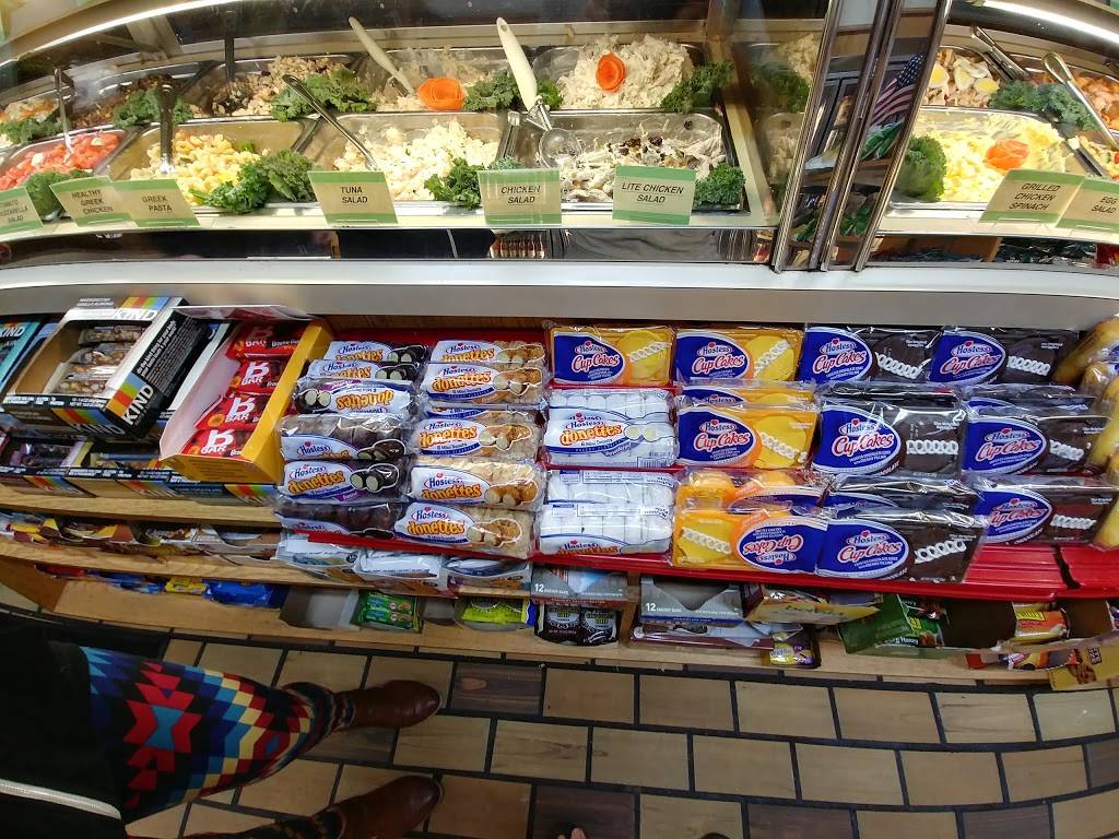 Woodbury Country Deli | restaurant | 153 Woodbury Rd, Woodbury, NY 11797, USA | 5163674180 OR +1 516-367-4180