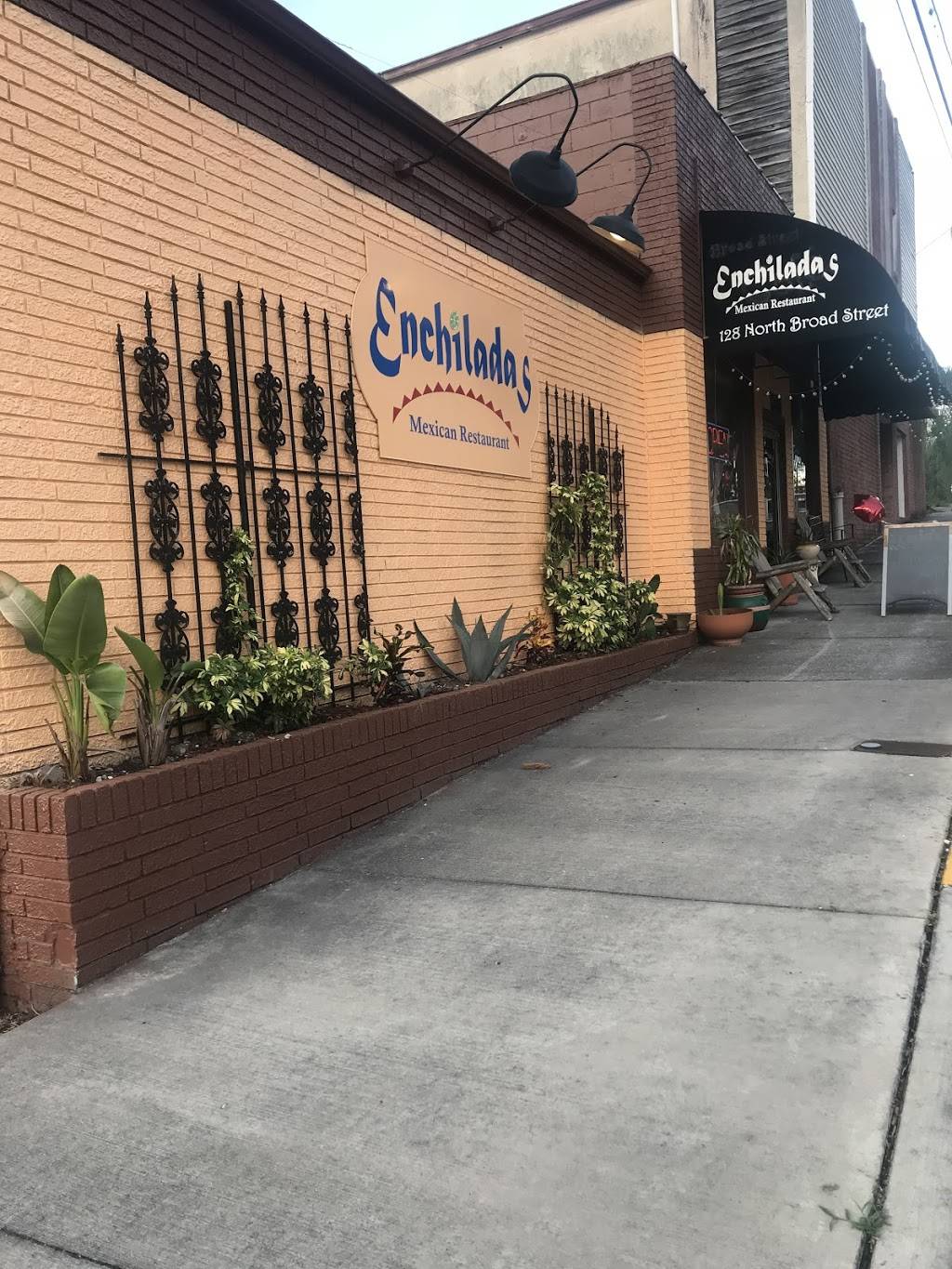Enchiladas | restaurant | 128 N Broad St, Brooksville, FL 34601, USA | 3527966437 OR +1 352-796-6437