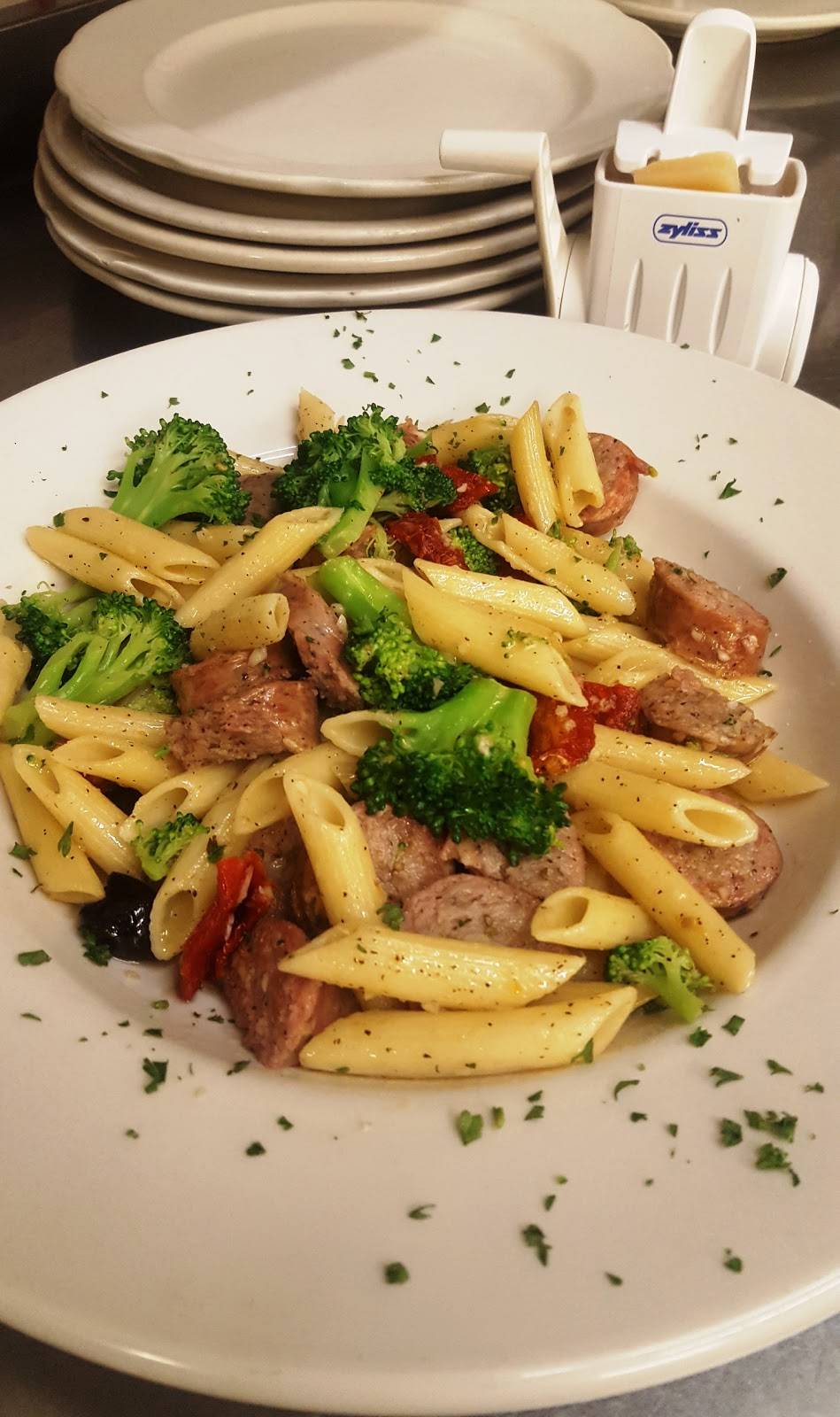 Amici Italian Restaurant | restaurant | 1915 A1A S, St Augustine Beach, FL 32080, USA | 9044610102 OR +1 904-461-0102