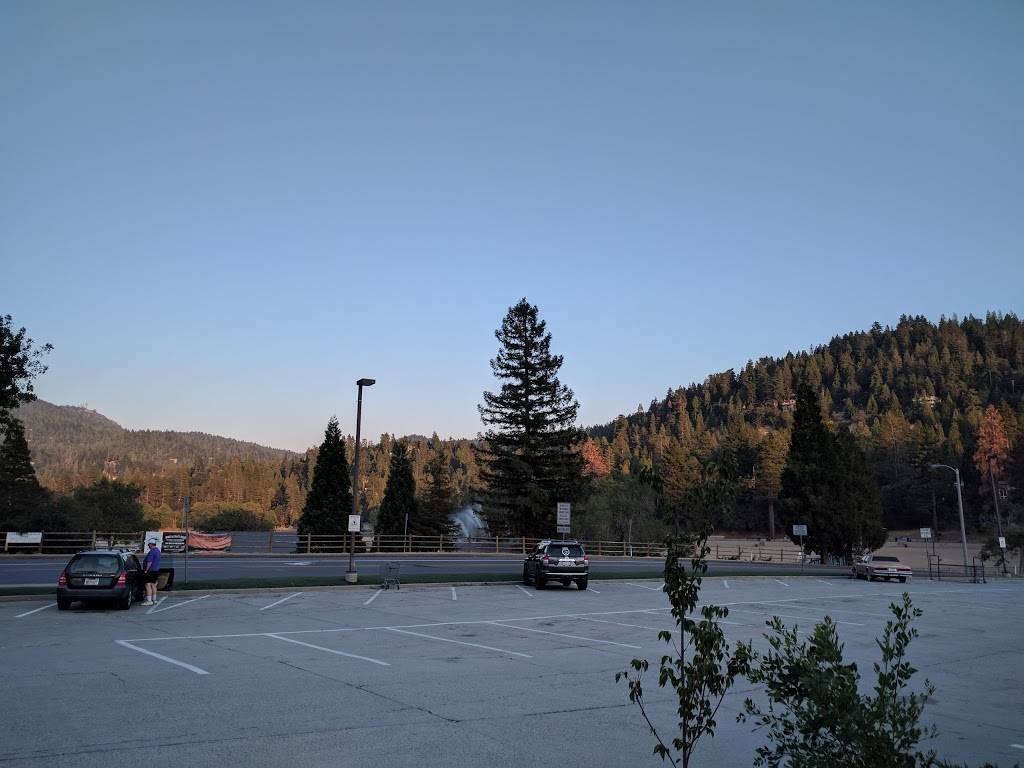 The A Burger | restaurant | 24075 Lake Dr, Crestline, CA 92325, USA | 9093382423 OR +1 909-338-2423